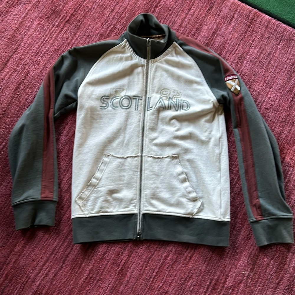 Fossil zip up